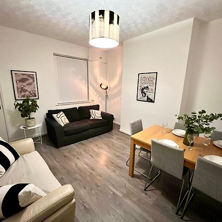 Spacious 3-Bedroom Family Home In Ince Εξωτερικό φωτογραφία